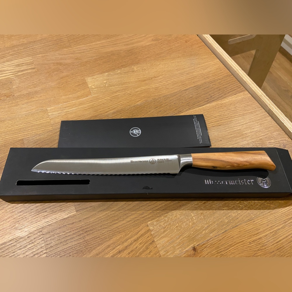 Messermeister 9inch bread knife